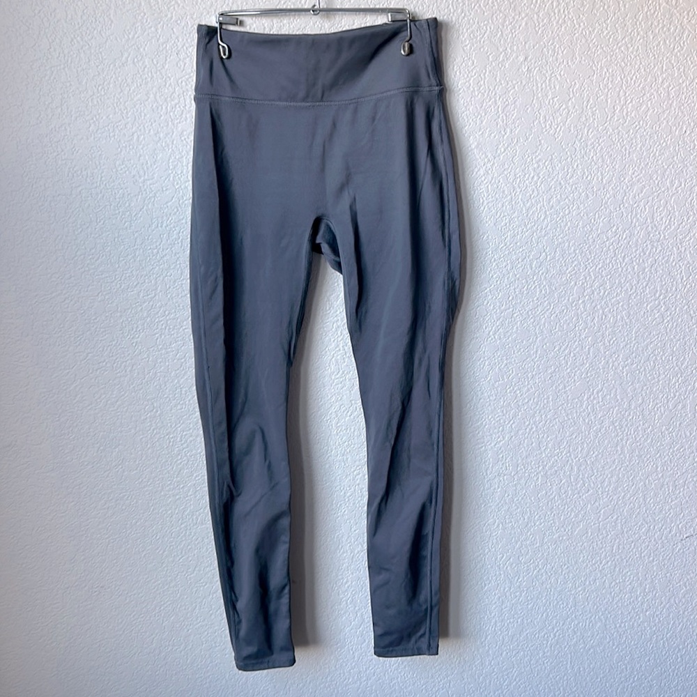 Motion 365 Fabletics grey pants Sz Medium women with waist pocket grey